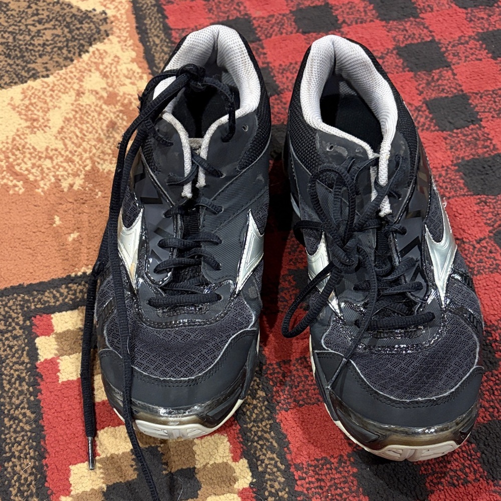Mens Mizuno wave bolt 7 shoes